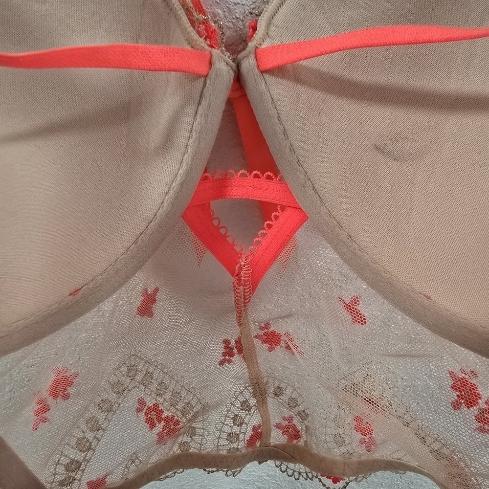 Victoria's Secret Bra Dream Angels Lightly-Lined Hert- Embrifery Size 34DD - Picture 14 of 15